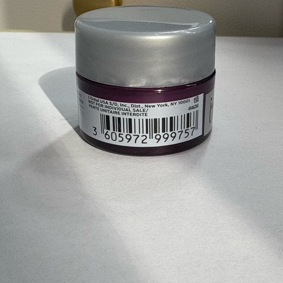10/$60💞IT Cosmetics Confidence in a Cream Barrier Boost - Picture 2 of 3